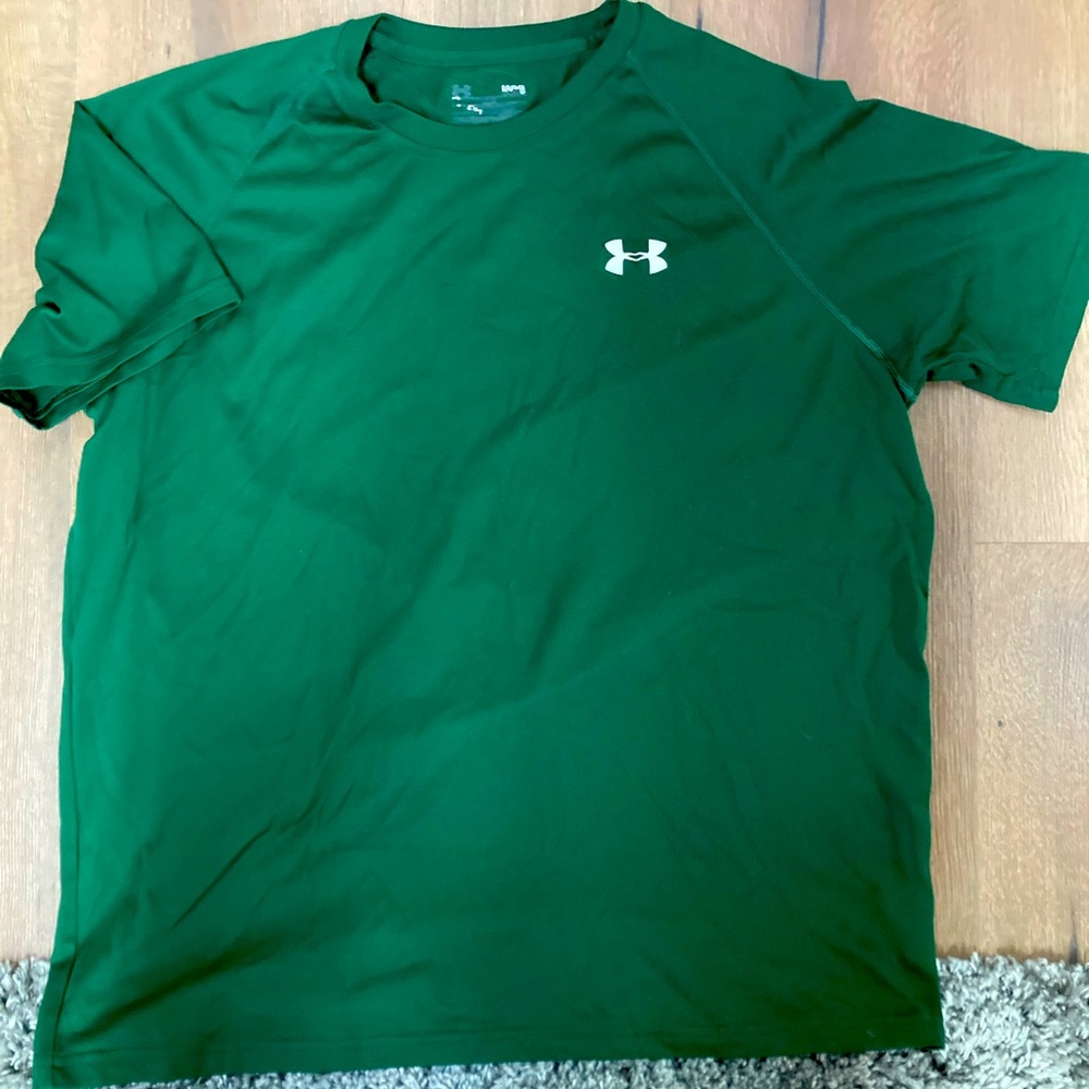 Mens Large Under Armour workout t shirt